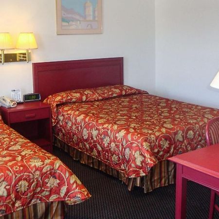 Golden Wheat Budget Host Inn Junction City Eksteriør bilde