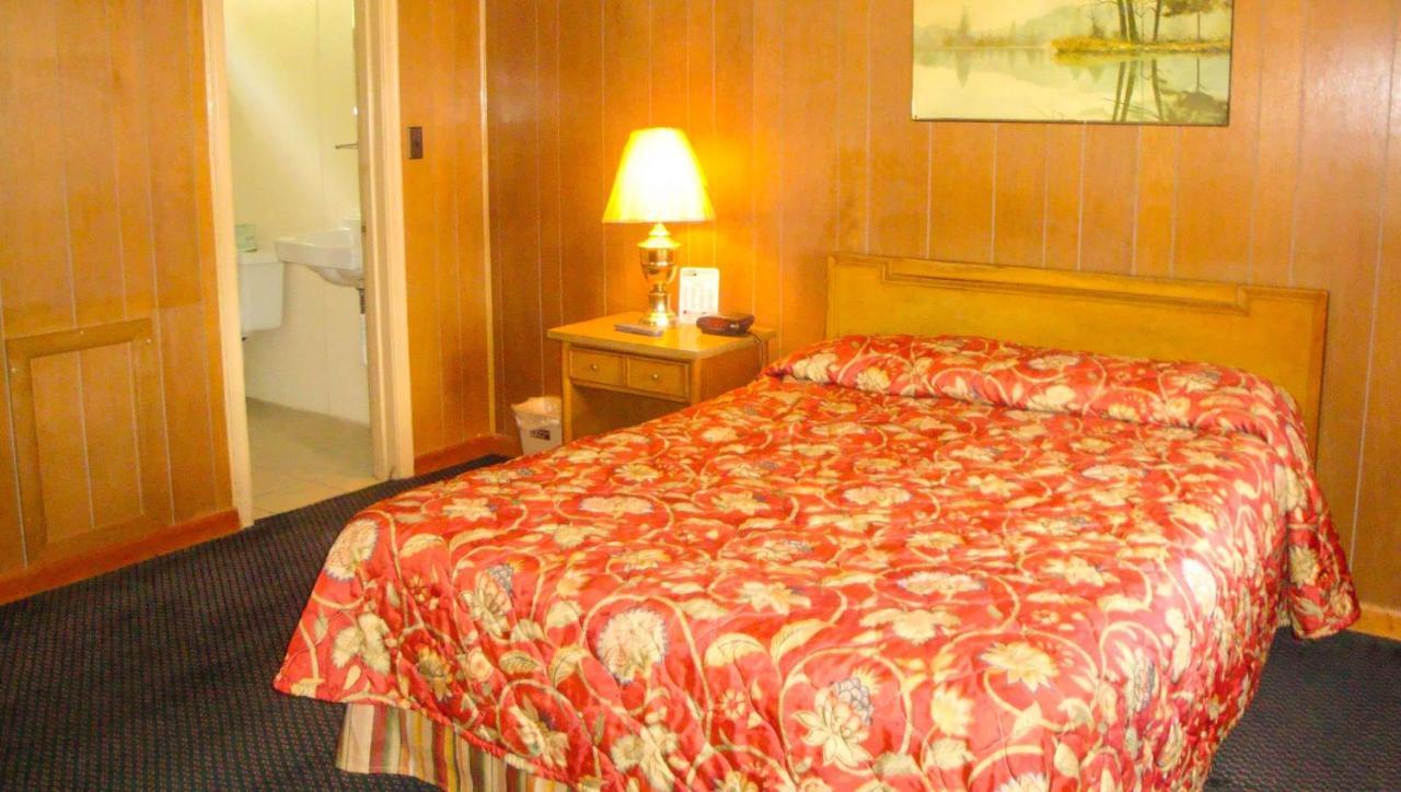 Golden Wheat Budget Host Inn Junction City Eksteriør bilde